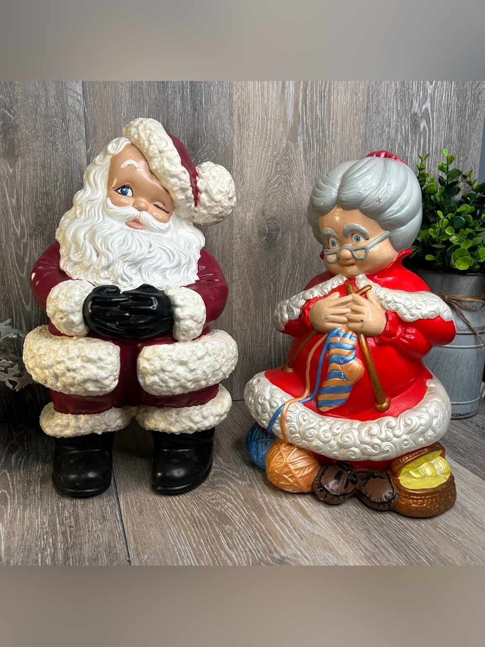 Vintage 1975 Ceramic Winking Santa & Mrs. Claus Knitting Figurine Set Retro 13”